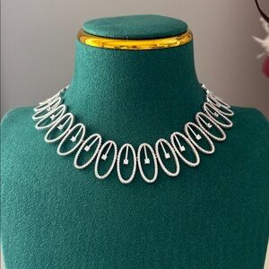 Jewelry necklace with crystal Swarovski, never used , live new